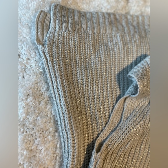 Soft Gray and Metallic Tunic - Picture 4 of 6